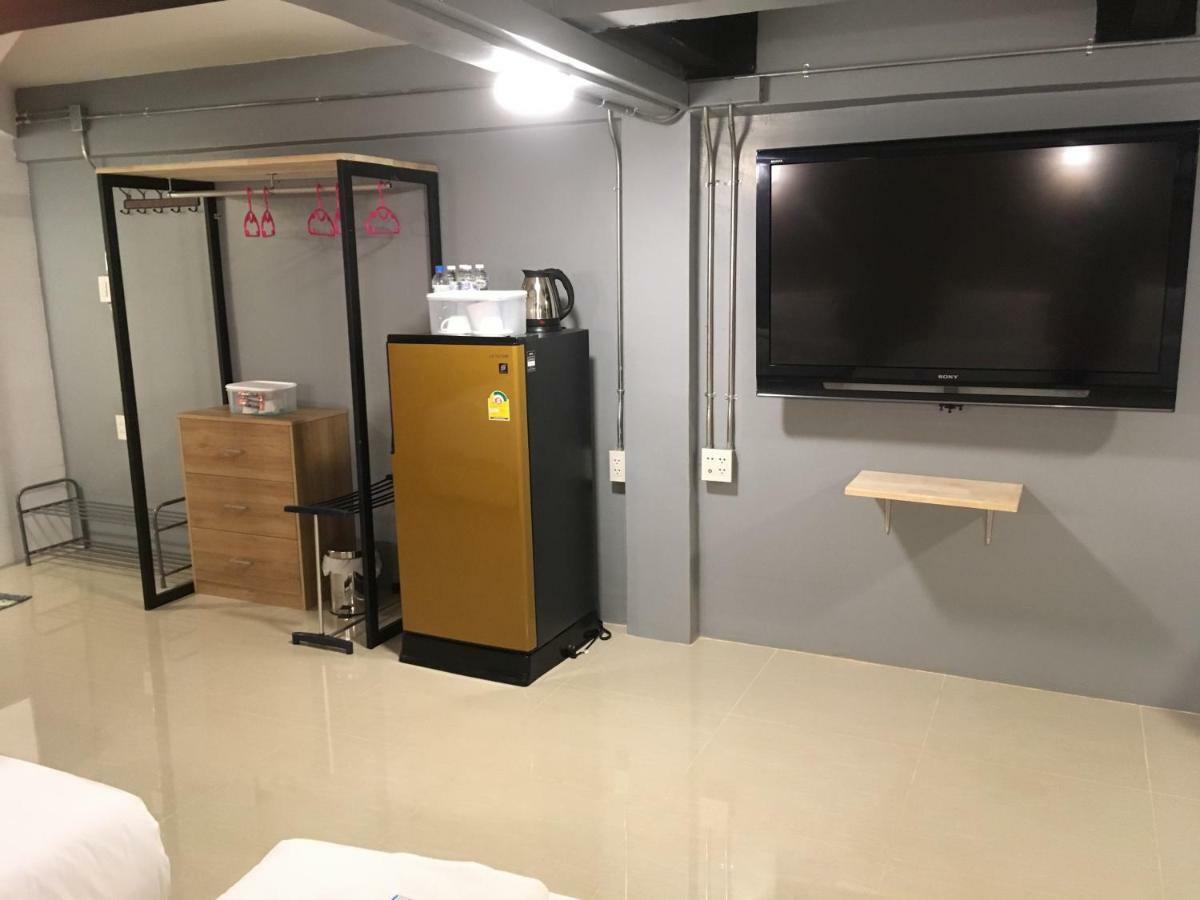 Icon Hostel Бангкок Экстерьер фото